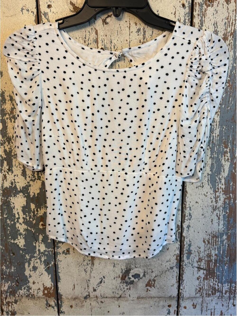 Abercrombie and Fitch polka dot puff sleeve top size XS